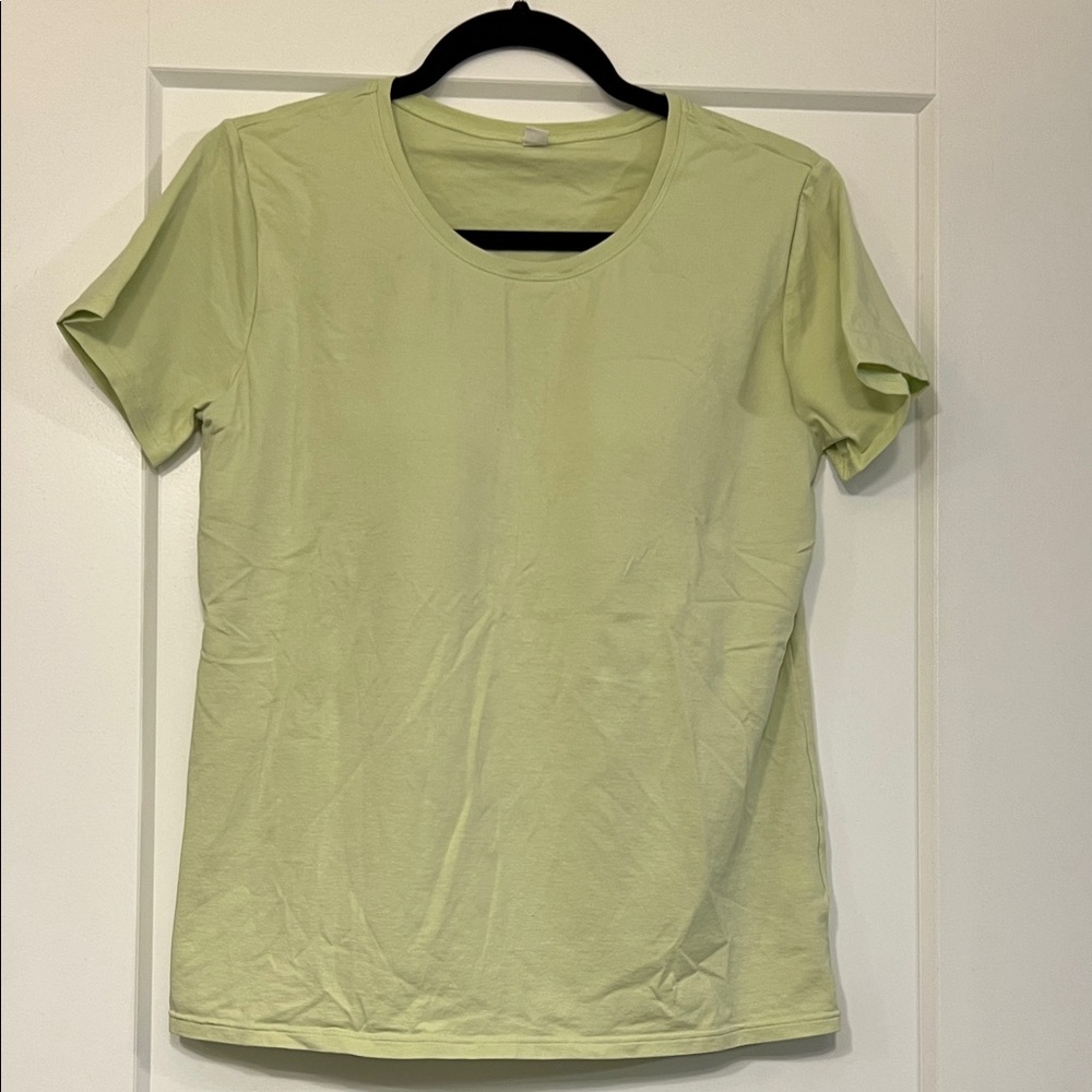 Uniqlo Light Green Short Sleeve Tee w/ Built-in Bra